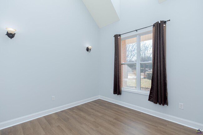 Building Photo - 100 Montview Way