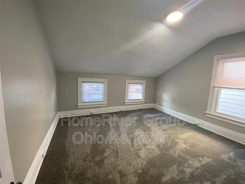 Building Photo - 329 E 16th St