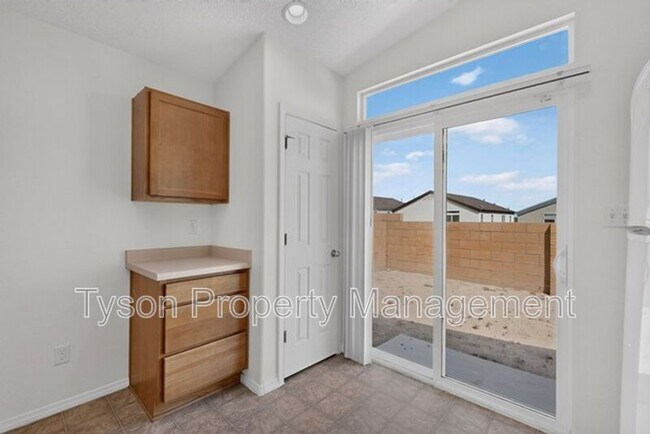 Building Photo - 2824 Merlot Dr SW