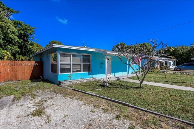 Building Photo - 39 SE 13th Terrace