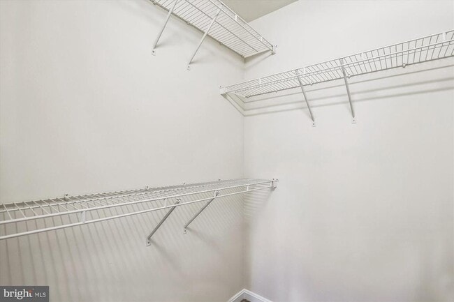 Building Photo - 5503 Sacramento Mews Pl