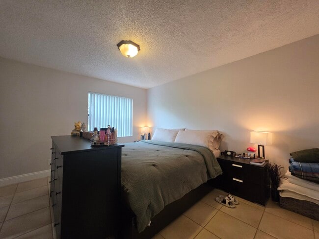 Building Photo - 9999 Summerbreeze Dr