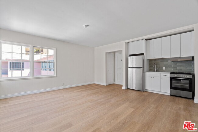 Building Photo - 148 S McCarty Dr