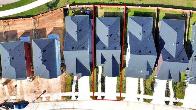 Building Photo - 1535 Park Path Dr