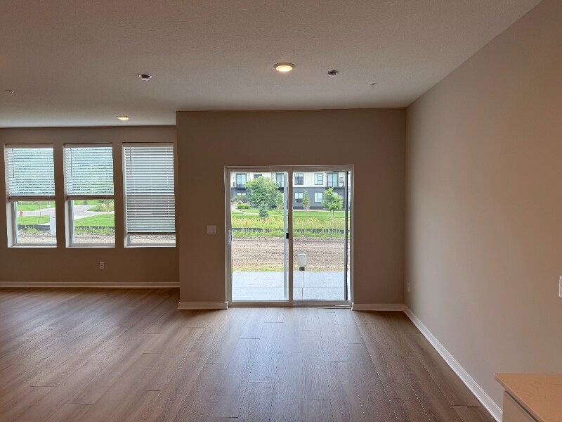 Building Photo - 10374 Glacier Ln N
