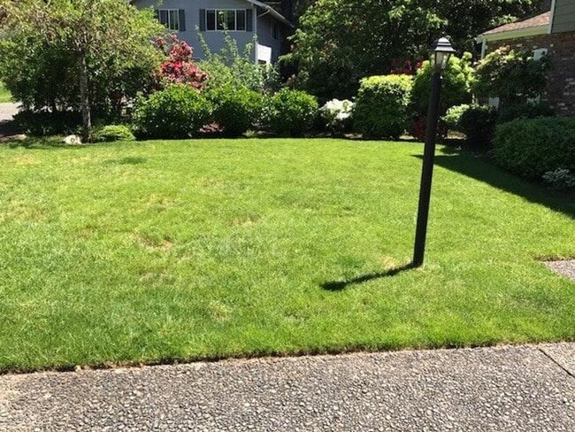 Building Photo - $4800 Beautiful park like 2 Story SFH,4BR,2.5BA, For Rent in Bellevue 98007