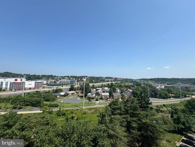 Building Photo - 1225 Martha Custis Dr