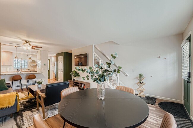 Building Photo - Cozy Furnished Home in Quiet Louisville Neighborhood