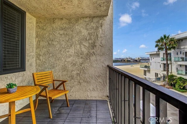 Building Photo - 1140 E Ocean Blvd