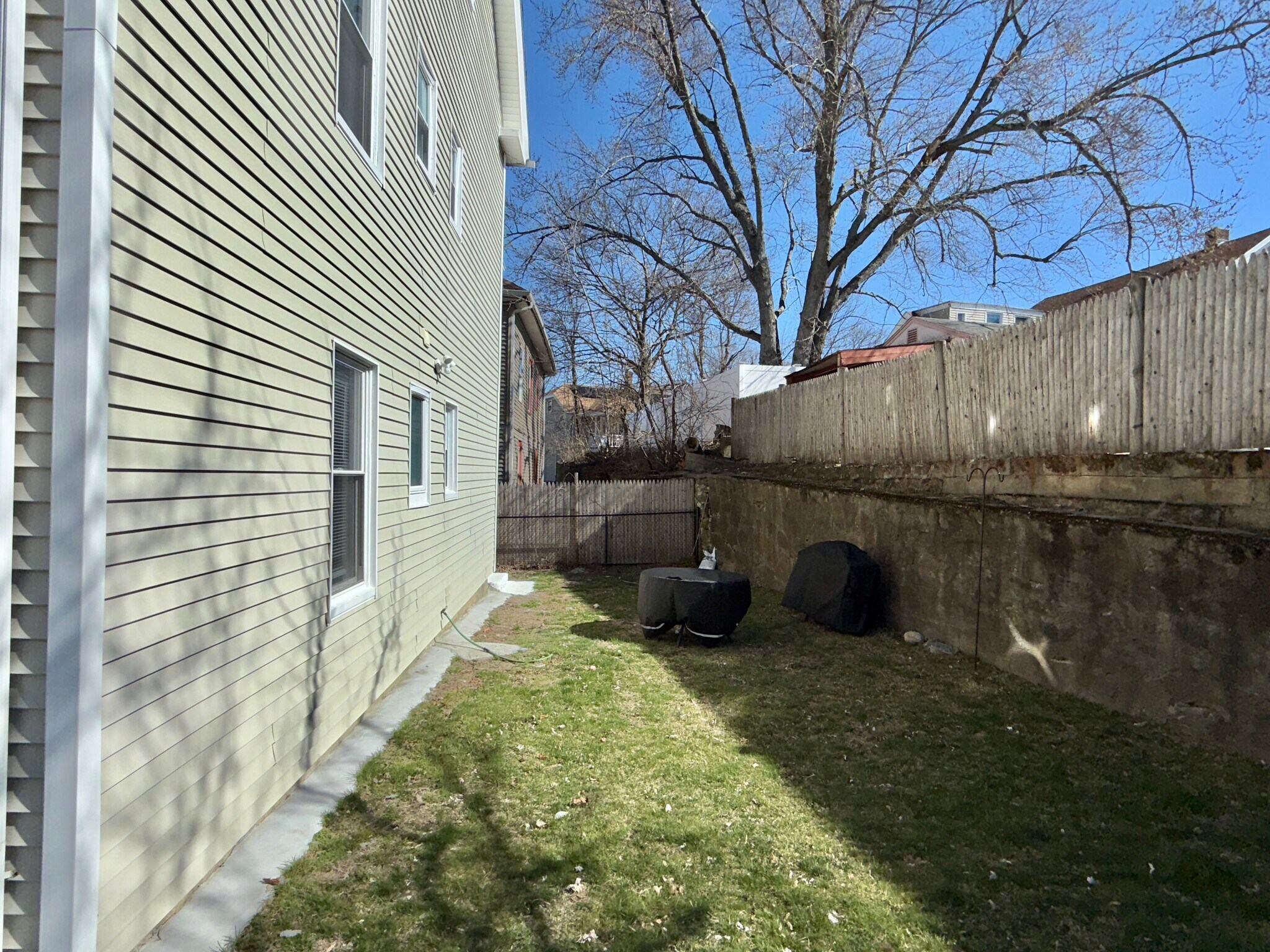 Building Photo - 126 Orchard St