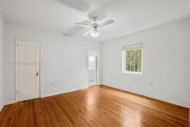 Building Photo - 410 Minorca Ave