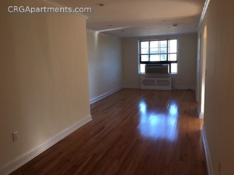 Building Photo - 64 Brattle St