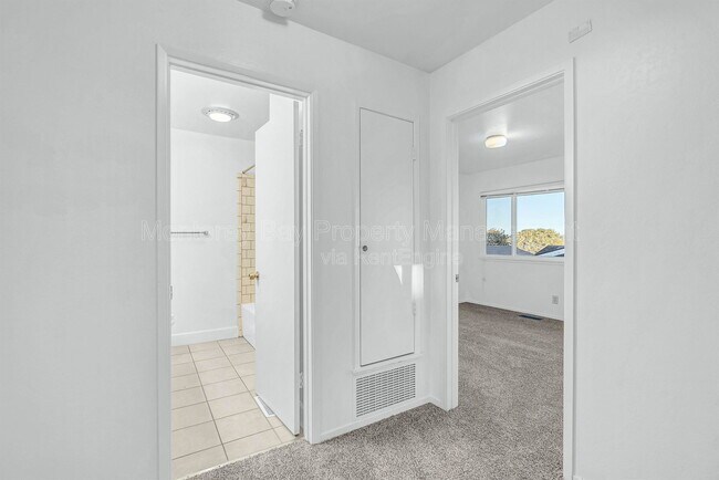 Building Photo - 215 2nd St
