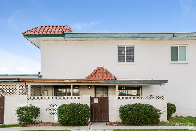 Building Photo - 2133 W Turney Ave