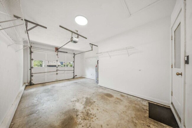 Building Photo - 1402 Sturbridge Pl
