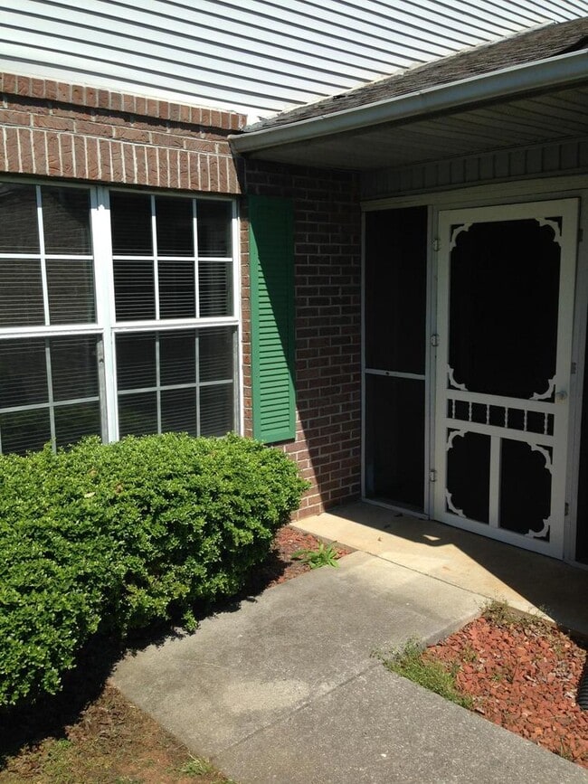 Building Photo - Colony Square Condo Available