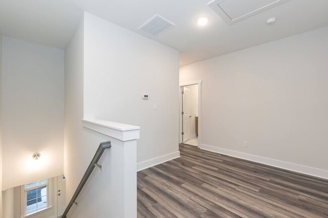 Building Photo - New Construction Modern Home!