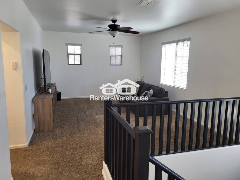 Building Photo - 1713 W Cottonwood Ln