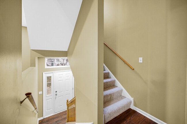 Building Photo - 3473 Ravinia Cir