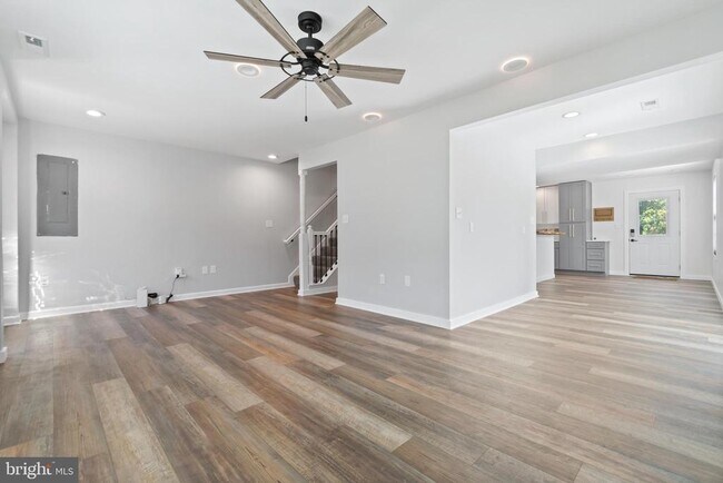 Building Photo - 680 Chestnut Springs Ln