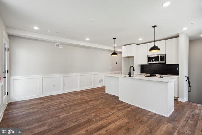 Building Photo - 3519 Hamilton St