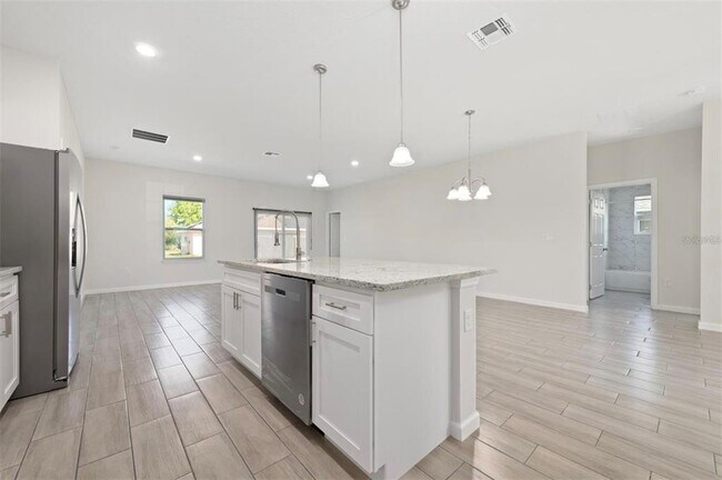 Building Photo - 719 Martin Ln