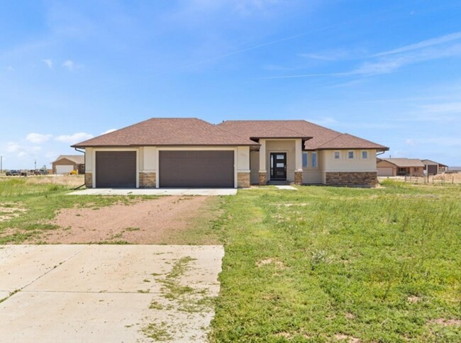 Building Photo - 1327 N Platteville Blvd