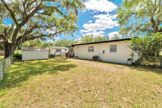 Building Photo - 3202 E Jean St