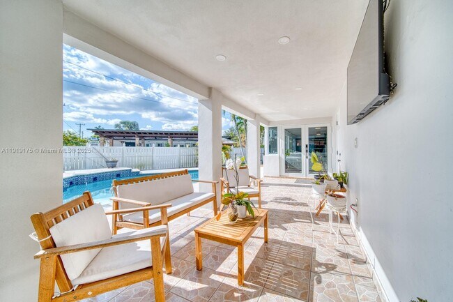 Building Photo - 10520 SW 46th Terrace