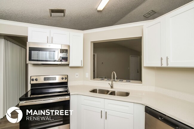 Building Photo - 410 La Coco St SW