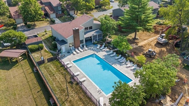 Building Photo - 2140 Fort Harrods Dr