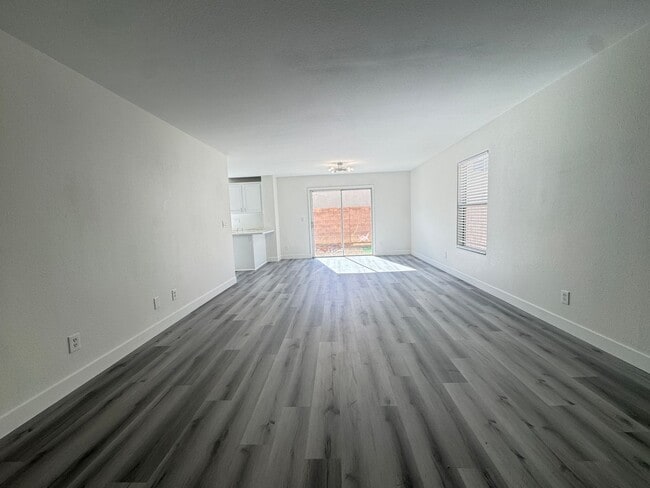 Building Photo - 6339 W Silver Ribbon Ct