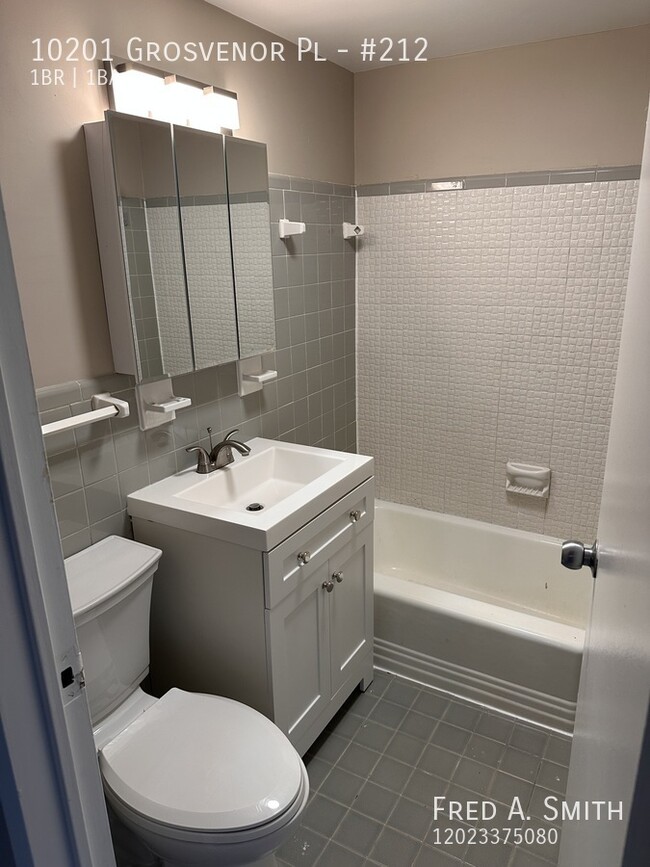 Building Photo - Newly renovated North Bethesda one bedroom...