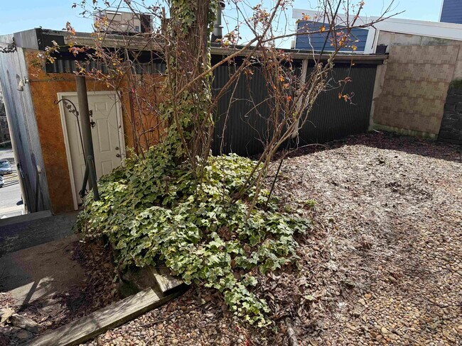 Building Photo - 9007 Riverside Pl