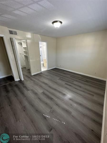 Building Photo - 401 SW 86th Ave