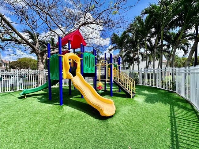 Building Photo - 5628 NW 113th Ave