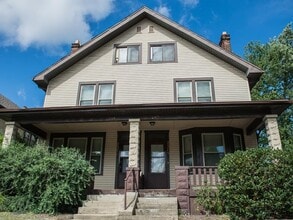 Building Photo - Summit St 2371-2375 MLR