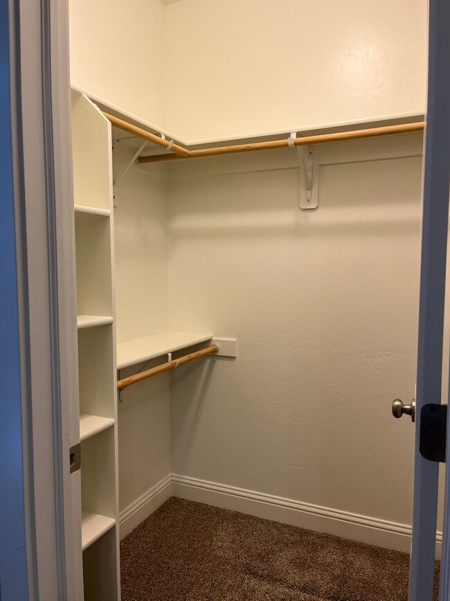 Building Photo - Executive Home In Elko