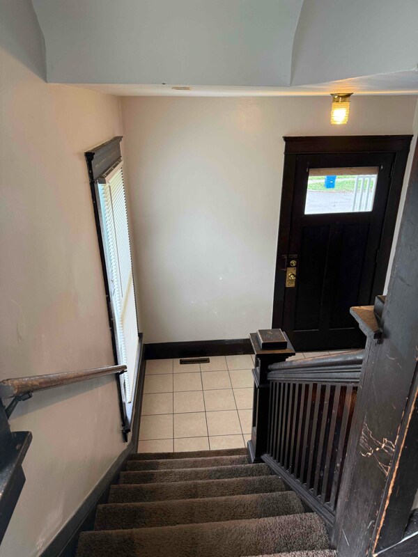 Building Photo - 505 6th St NE