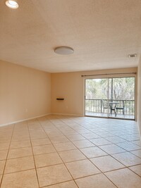 Building Photo - 872 SW 9th St Cir