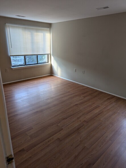 Building Photo - 18204 Swiss Cir