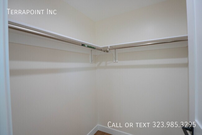Building Photo - 1034 Westmoreland Ave