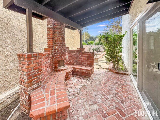 Building Photo - Beautiful 4Bd/2.5Ba Spacious Home in Mission Viejo w/Large Front & Back Yard!