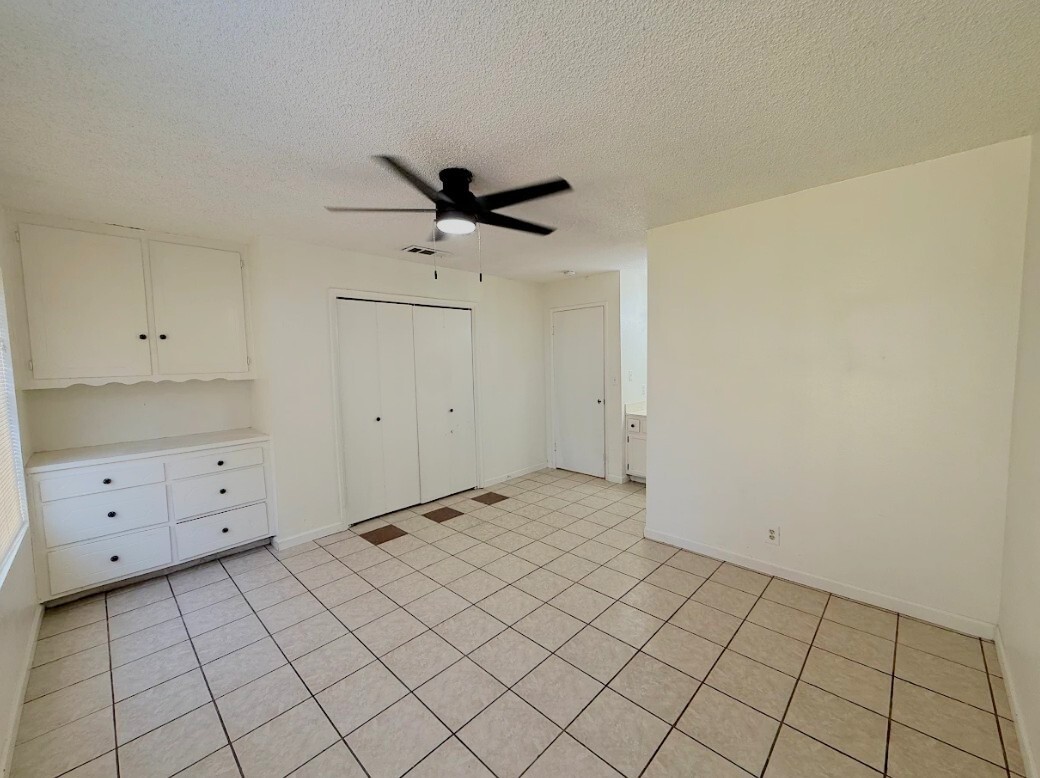 Building Photo - 455 Columbia Ave