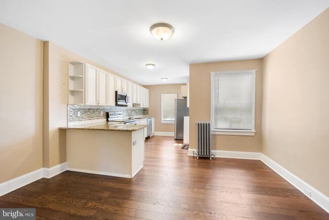 Building Photo - 1011 Clifton Ave