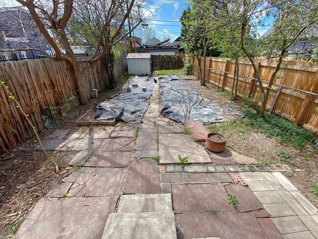 Building Photo - 715 Elati St