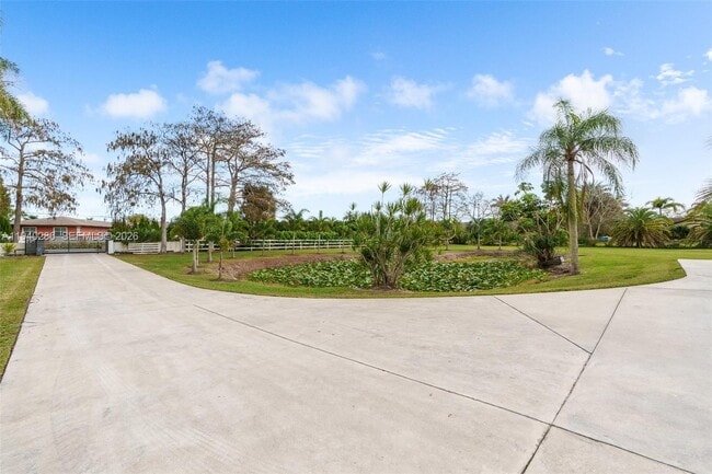 Building Photo - 7601 NW 82nd Terrace