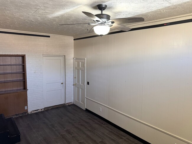 Building Photo - ***NEW PRICE*** Fantastic 3 Bedroom Home in Charlotte Park/West Nashville!