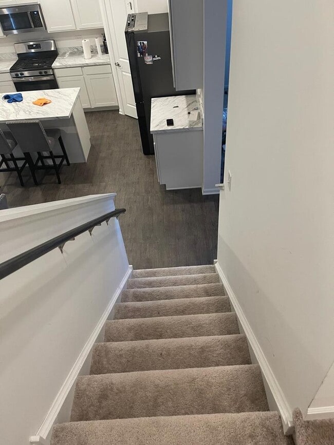 Building Photo - 1464 Collins St