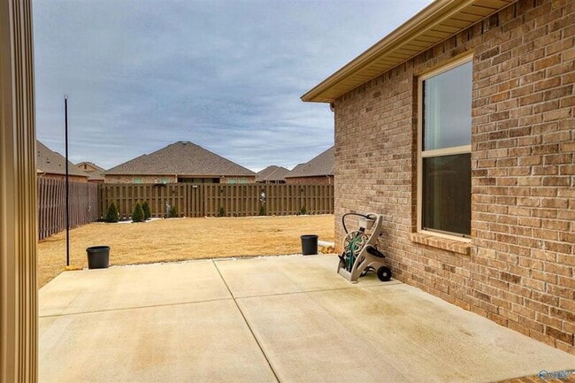 Building Photo - 12786 Juniors Dr